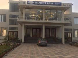 belmond park hotel and resort，位于Banūr的酒店