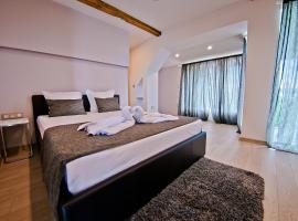 阿姆弗拉酒店，位于圣君士坦丁和海伦那的酒店