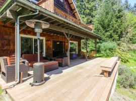 Goss Lake Getaway，位于兰里的酒店
