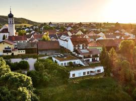 Zedernhof Gesundheits- & Wellnesshotel，位于Stamsried的酒店