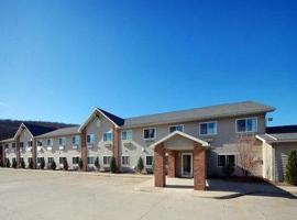 Quality Inn and Suites，位于Titusville的酒店