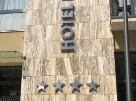 Hotel Bonvital，位于Pusztavacs的酒店