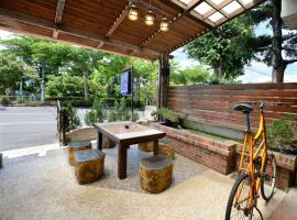 Jinge Guest House 集集金格民宿電動車充電站，位于集集镇的酒店
