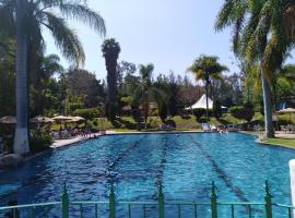 Posada Los Colorines，位于Zinapécuaro的酒店