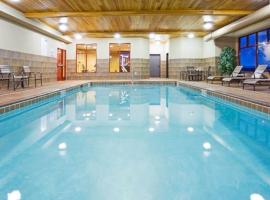 Holiday Inn Express and Suites，位于Mountain Iron的酒店