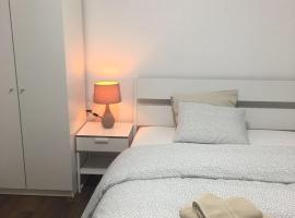Apartment CHEZ TONY，位于施特拉森的酒店