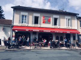 Logis Hotel Du Champ De Foire，位于Saint-Aulaye的酒店
