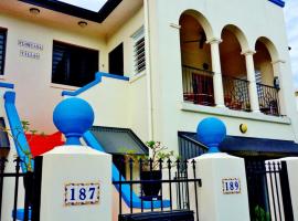 弗洛里亚纳别墅公寓，位于凯恩斯的酒店