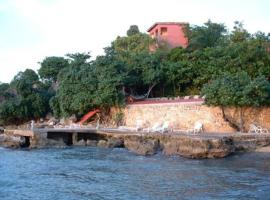 Button Bay Beach Getaway，位于Fort Charles的酒店