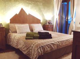 Maison I Love Mont Blanc，位于库马约尔的带停车场的酒店