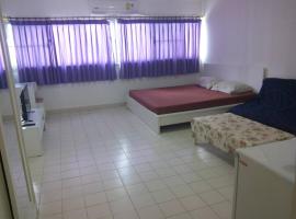 IMPACT Challenger Apartment Hostel Bangkok Thailand，位于北革的酒店