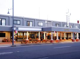 康莫多汽车旅馆，位于奥尔伯里奥尔伯里机场 - ABX附近的酒店