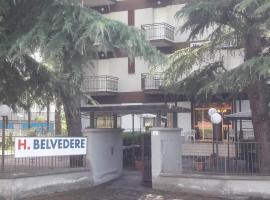 Hotel Belvedere，位于卡斯特罗卡罗泰尔梅的酒店