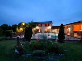 Bastide Les Basses Royères，位于罗宾鲁伯龙的酒店