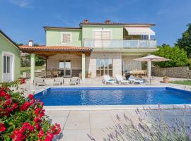 Apartments Cekada，位于拉宾的酒店