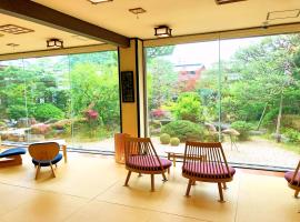 宜居鹤屋日式旅馆，位于天童市的日式旅馆