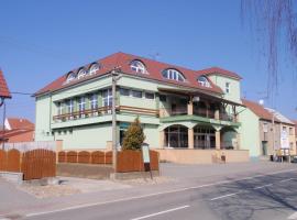 Hotel Albor，位于捷伊科维采的酒店