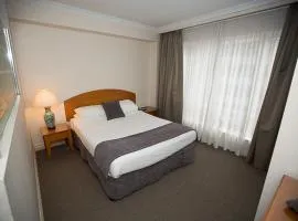 Bond 215 Self-Catering