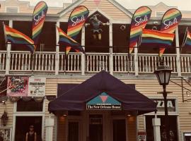 New Orleans House - Gay Male Adult Guesthouse，位于基韦斯特的民宿