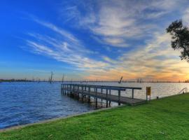 Tasman Holiday Parks - Lake Mulwala，位于穆尔瓦拉的酒店