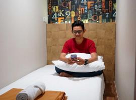 FixOn Capsule Hotel，位于普禾加多的酒店