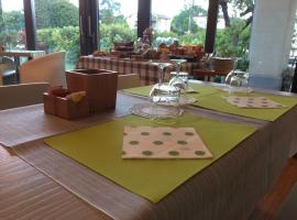 艾萨珀里饭店，位于弗留利地区圣达尼埃莱的酒店