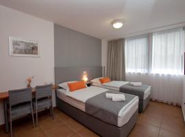 Sobe Rooms Nataly，位于塞扎纳的汽车旅馆