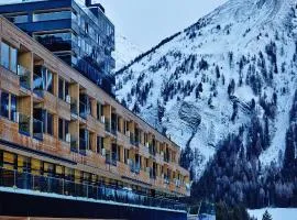 格拉多纳山木屋度假酒店