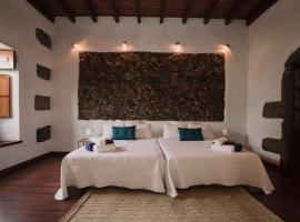 Hotelito Rural Flor de Timanfaya，位于蒂纳霍的乡间豪华旅馆