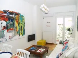 A Refreshed & Rich in Details Apartment in Piraeus (Passalimani - Marina Zeas)