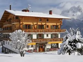 恰莫伊斯多尔酒店