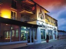 Lynch Ocean Cove Hotel，位于基尔基的酒店