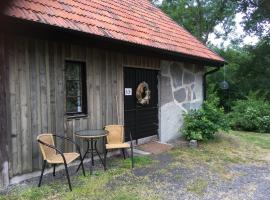 Stenlängan Lodge，位于Lönsboda的山林小屋