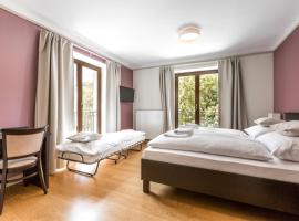 Hotel Mandát，位于Hradištko的酒店