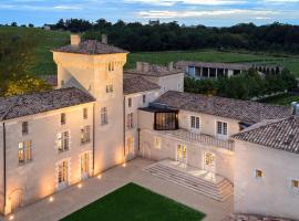 Château Lafaurie-Peyraguey Hôtel & Restaurant LALIQUE，位于Bommes的酒店