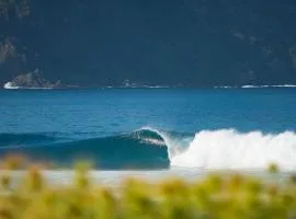 Baha Baha Villas West Sumbawa Yoyos Wellness Center, Gym, Yoga, Skate Park, Bar & Cafe