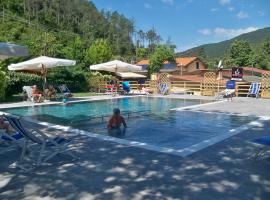 Villaggio Camping Valdeiva，位于德瓦玛丽娜的酒店