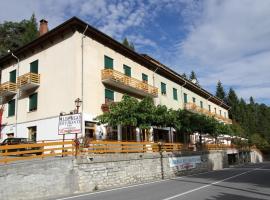 Albergo Colle di Nava Lorenzina，位于Pornassio的酒店