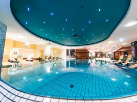 毛里求斯酒店&温泉，位于科隆的带泳池的酒店