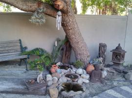 Getaway on Peck Way，位于Edgemead的酒店