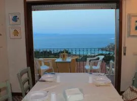 Santa Teresa Gallura Girasole sul mare, centre top sea view 7 pax , air conditioning, wifi fibra ,free garage