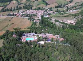 Hotel Pineta Ristorante country house in Fabriano，位于坎普多尼科的酒店