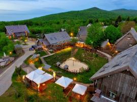 Ethno Houses Plitvice Lakes Hotel，位于普利特维采村的酒店