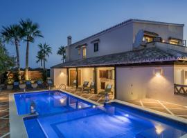 The Residence by the Beach House Marbella，位于马贝拉的家庭/亲子酒店