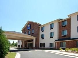 Duplicate-Comfort Inn & Suites Near Lake Lanier，位于比福德的酒店