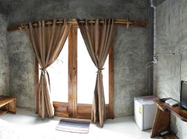 Teak villa，位于Thoeng的酒店