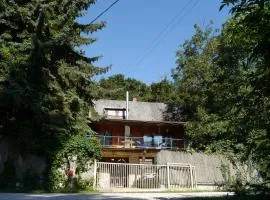 SZARVASKŐ NYARALÓ/ DEER ROCK COTTAGE