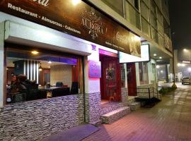 Hotel Restaurant Aurora，位于托梅的酒店