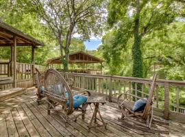 Creekside Casita，位于Schumannsville的酒店