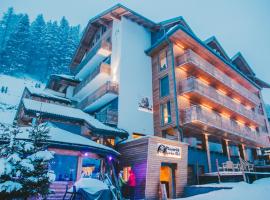 松鼠酒店，位于泰塞罗Gardonè - Passo Feudo Quad Ski Lift附近的酒店
